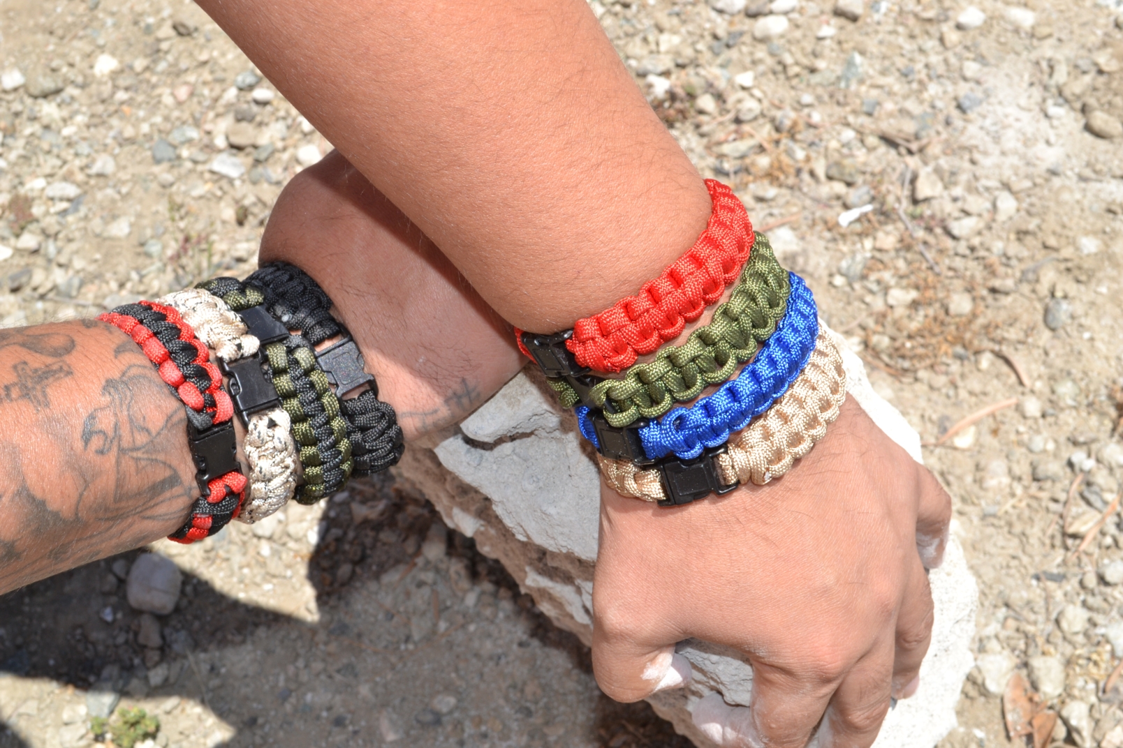 P96 – 550 Paracord Survival Bracelet Camping Military Tactical